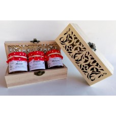 confezione regalo scatolina in legno con 3 vasetti miele